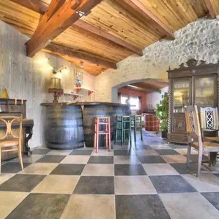 Дом отдыха Maison Charentaise 400 M2 *