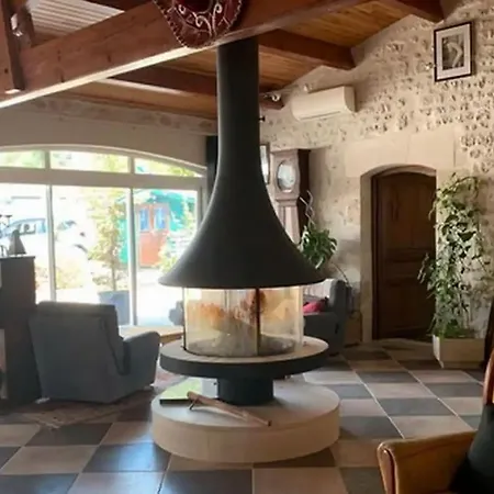 Дом отдыха Maison Charentaise 400 M2 *
